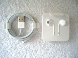 Lot Of 2 &quot; NWOT &quot; Apple items,1,USB Cable To ?,1,Ear Buds &quot; GREAT ITEMS &quot; - £15.64 GBP