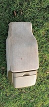 2001-2005 BUICK LESABRE FRONT CENTER CONSOLE ARMREST&amp; LID BEIGE CLOTH - $3,698.65 MXN