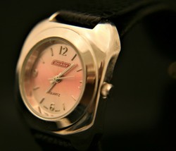 New ladies&#39; genuine Dickies light pink dial Japanese quartz wristwatch, ... - $29.70