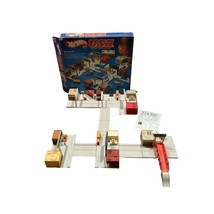 Hot Wheels USA Deluxe Playset Diecast Car w Box Instructions Mattel Vint... - $171.22