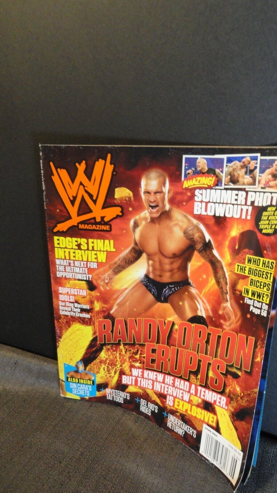 COLLECTABLE WWE RANDY ORTON 2011 MAGAZINE - $9.28