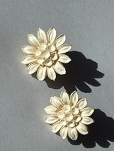 Vintage Cream Celluloid Lightweight Daisy Flower Clip Earrings - 7/8th’s inches - $11.29