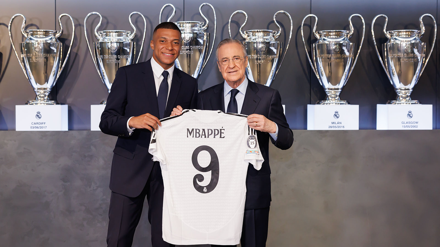 Real Madrid 2024/25 Home Jersey with MBAPPE (9) printing // FREE SHIPPING