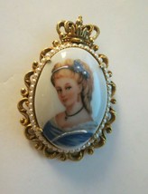 Florenza Cameo Style Brooch Limoges Made France Hand Painted Details Crown Pearl - £39.86 GBP