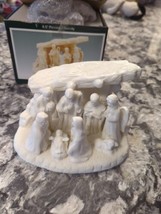 vintage 6.5&quot; Porcelain Nativity desktop figure Pacific Rim - £11.07 GBP