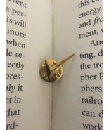 Check Mark Right Correct Answer Tick Gold Tone Metal Lapel Pin - €12,28 EUR