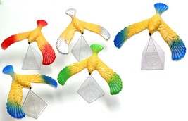 C&amp;H Solutions 5 Pcs Cute Balancing Bird with Clear Triangle Stand (Color... - $182.47 MXN