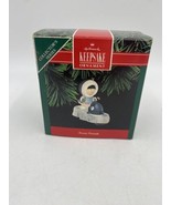 Hallmark Keepsake Ornament Collector&#39;s Series FROSTY FRIENDS 1992 Whale - $17.23 CAD