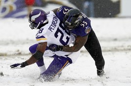 Adrian Peterson Terrell Suggs 8X10 Photo Minnesota Vikings Picture Nfl Football - £3.94 GBP