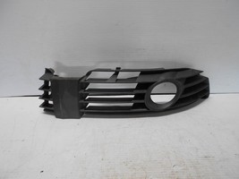 For Volkswagen Passat 01-05 Replace Front Passenger Side Fog Light Bezel - $29.99