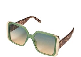 Women&#39;s Oversized Retro Modern Sunglasses Blue Gradient Lens - $250.48 MXN