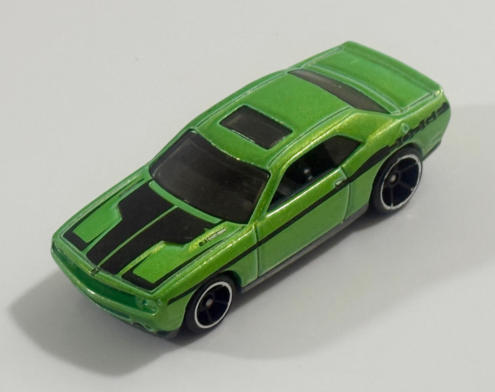 Hot Wheels 2008 Dodge Challenger SRT8 1:64 Green Diecast Car - $4.40