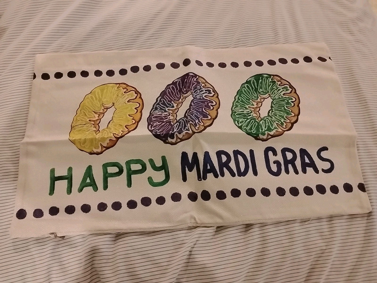 AVOIN colorlife Happy Mardi Gras Donut 20&quot; x 12&quot; (Pack of 1), White  - $2.99