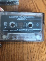 Alan JACKSON A Lot Environ Livin et Un Petit ‘Combat Amour Cassette Ships &amp; 24h - $19.93