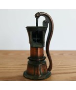 Vintage die cast old fashioned watering pump novelty pencil sharpener - €12,78 EUR
