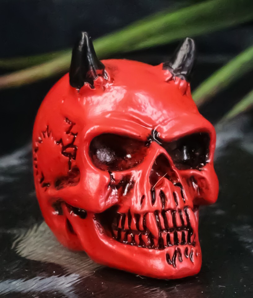 Hell Bent Pit Lord Horned Crimson Blood Red Demon Vampire Mini Skull Fig... - $15.95