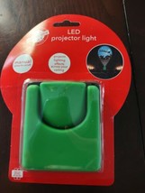 LED Projector Light Christmas Green-Brand New-SHIPS N 24 HOURS - $25.15