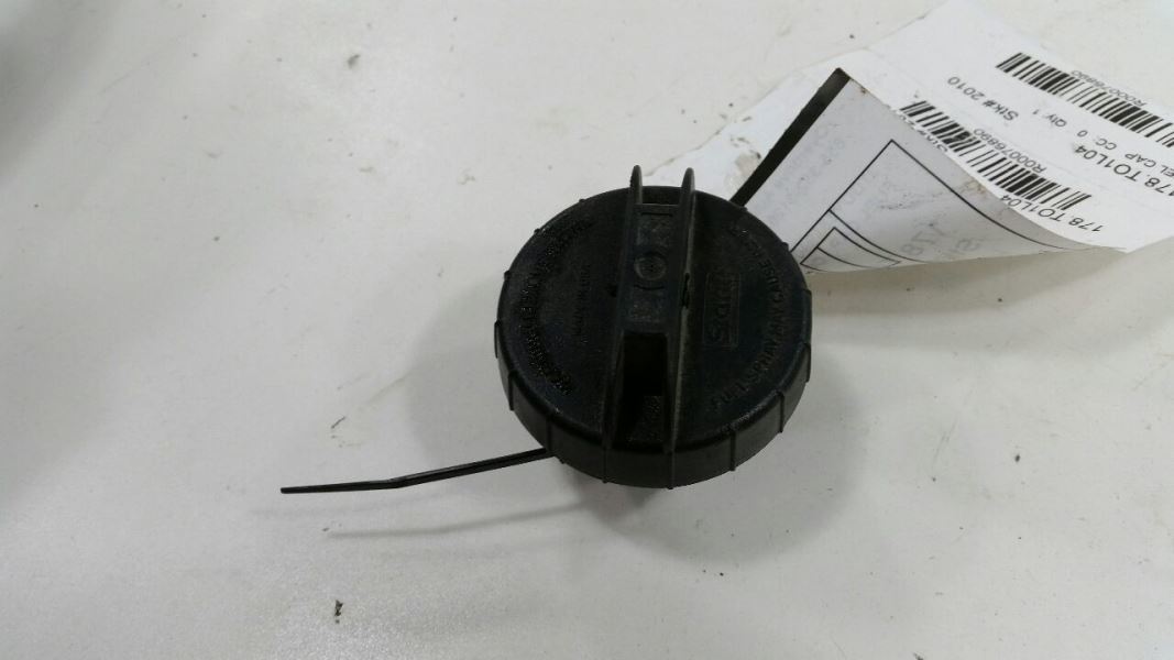 Gas Tank Fuel Cap 2004 TOYOTA CELICA 2001 2002 2003 2005 - $19.94