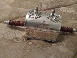 HAND MADE LARGE EAST INDIAN SOLID SILVER BOX PALLAQUIN DESIGNS PIERECED ... - $750.00