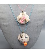Handmade Shell Necklace Pair Wire Wrapped Ceramic Flowers Turtle Charm (... - $475.79 MXN