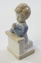 AP) Vintage First Communion Kneeling Praying Boy Figurine Roman Porcelai... - $184.34 MXN