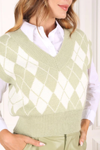 Knitted argyle sweater vest - £35.68 GBP