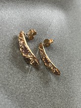 Black Hills Gold Slightly Curved Teardrop w Green &amp; Rose Leaves Post Earrings - £59.16 GBP
