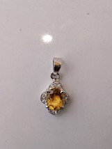 Beautiful natural golden topaz pendant in 925 Sterling Silver - £53.50 GBP