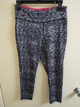 NYL Women&#39;s M Leggings Capri Cropped Black White Gray Athletic Pants #9324 - $7.20