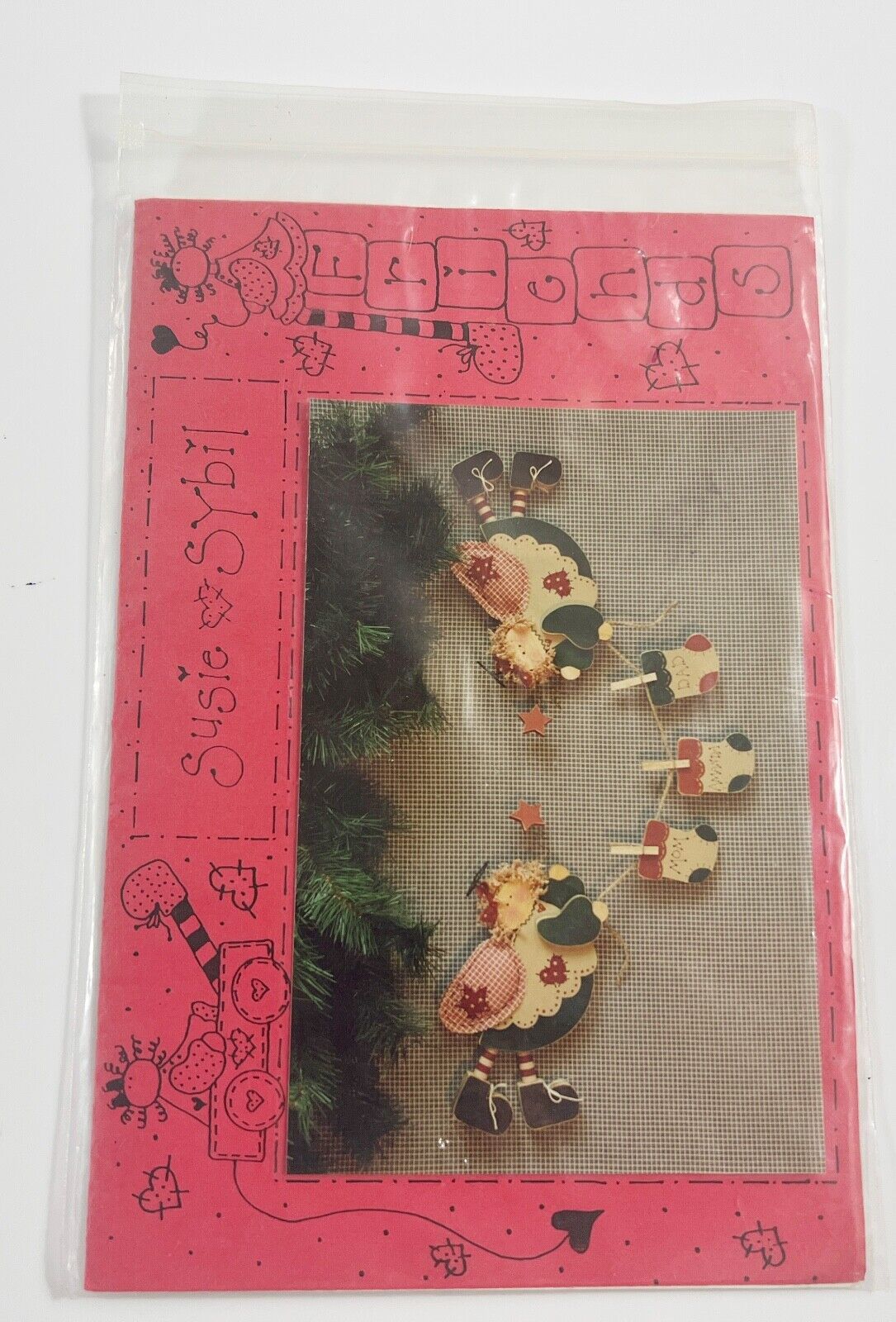 Susie And Sybil #703 Pattern 28&quot; Wide with 3 Stockings By Sherry Connors - $9.89