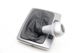 08-14 MERCEDES-BENZ W204 C300 SHIFT KNOB BOOT & BEZEL TRIM E3565 image 3