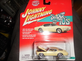    2002 Johnny Lightning Super 70&#39;s &quot;72 Pontiac Gran Prix&quot; #992-01 Mint On Card - £3.20 GBP
