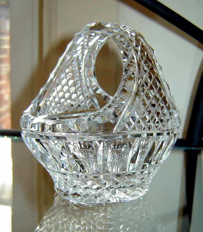 Lovely CLEAR GLASS Cut Diamond Thumbprint BASKET Decorative Crystal Bowl - $14.60