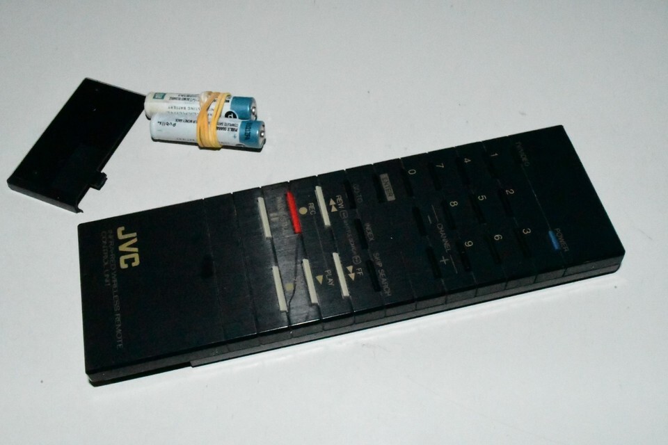 JVC PQ10474A-1 AUDIO REMOTE TESTED W BATTERIES GENUINE - $20.70