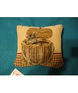 NWT Tapestry Small Pillow TABBY CAT KITTEN IN BASKET Decorative - $367.41 MXN
