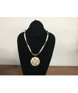 Colored Necklace With Faux Pearl Detailing - $374.78 MXN