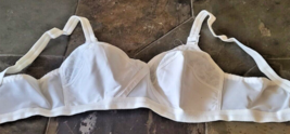 34C Playtex Cross Your Heart Cotton &amp; Lace Cups Full Coverage Wireless B... - $18.79