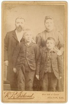 Circa 1880&#39;S Cabinet Card Family Of 4 Two Boys W.R. Ireland Holton Ks - £7.41 GBP