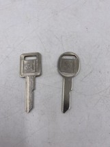 Set of 2 Vintage GM UNCUT Blank Keys Round and Square Key E and H Set - $15.78