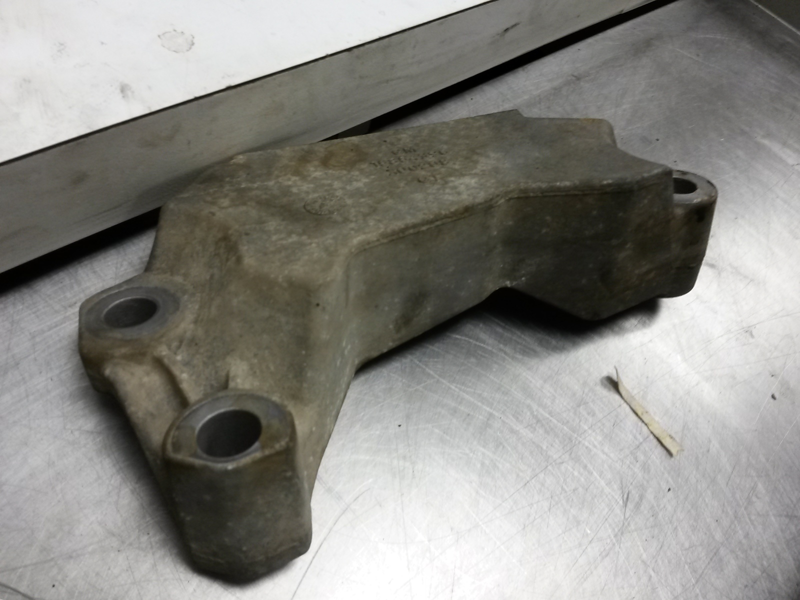 Motor Mount Bracket For 12-17 Chevrolet Equinox  2.4 15854396 - $34.60