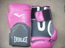 boxing gloves everlast pink new - $29.50