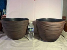 Set of 2 New Egg Base Flower Pots - £15.60 GBP