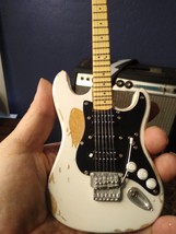 Mick Mars-Distressed Signature Blanc STRAT 1 : 4 Balance Réplica Guitare... - £35.83 GBP