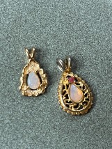 Vintage Lot of Small Goldtone w Faux Teardrop Opal Cab Pendant – largest one is - £9.08 GBP