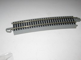 BACHMANN HO-EZ TRACK- NICKEL SILVER 33 1/4&quot; RADIUS 2/3RDS CURVE TRACK NE... - $52.63 MXN