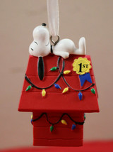 New Hallmark Charlie Brown Peanuts Snoopy Christmas Decorated Doghouse O... - $23.99