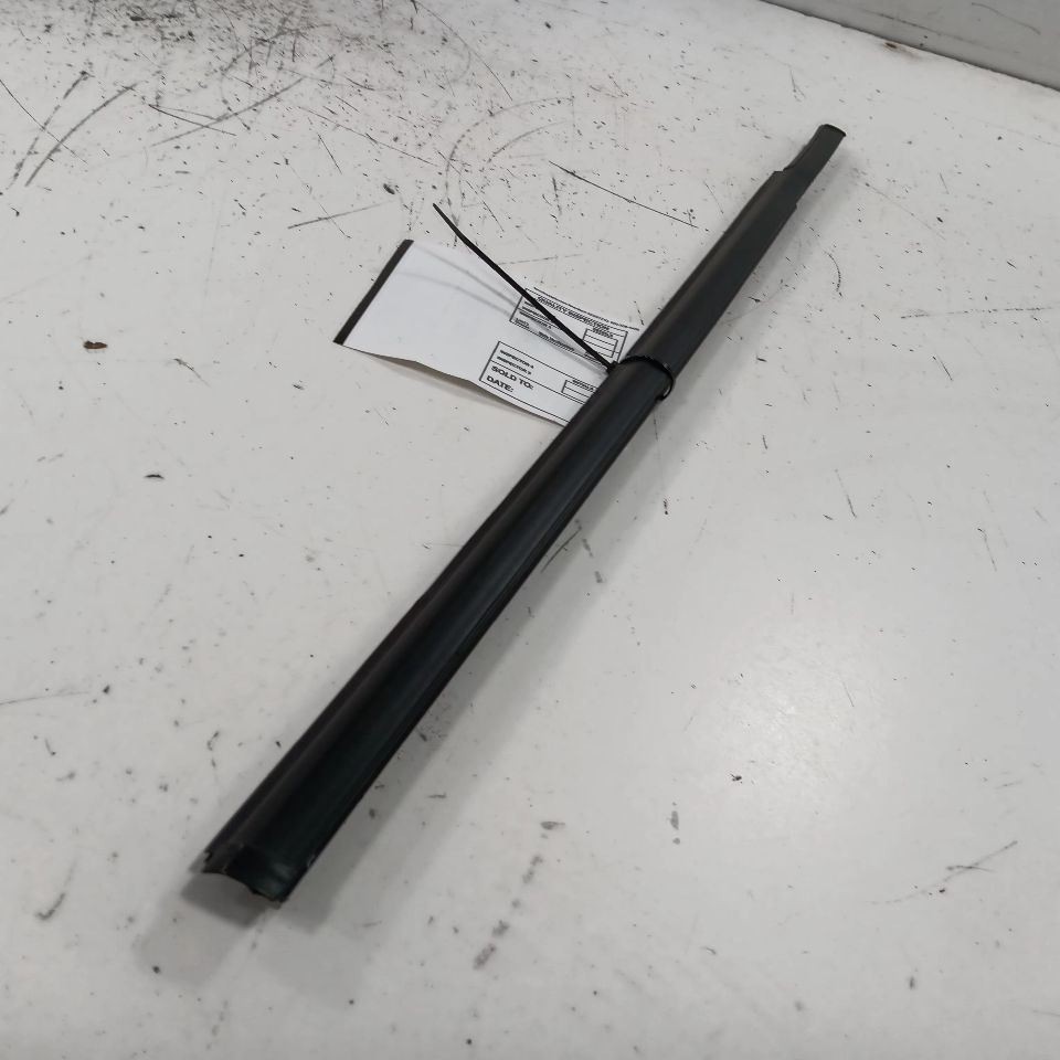 Nissan Versa Door Glass Window Weather Strip Trim Rear Right Passenger S... - $39.55