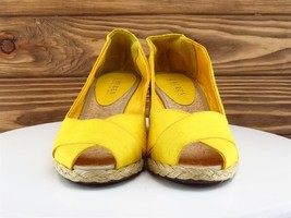 Lauren Ralph Lauren Size 8 Peep Toe Heel Yellow Shantung M Width Cecilia - £15.86 GBP