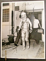 JOHN GLENN:ASTRONAUT (ORIG,1962 VINTAGE SPACE RACE NASA,PRESSPHOTO COLLE... - $296.99