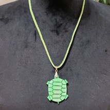 Womens Fashion Elegant Abalone Shell Green Turtle Pendant Necklace - £18.20 GBP